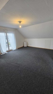 Helle 2-Zimmer Dachgeschosswohnung in Weiterstadt