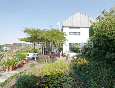 Charmantes Einfamilienhaus mit idyllischem Garten und tollem Blick über Schonungen
