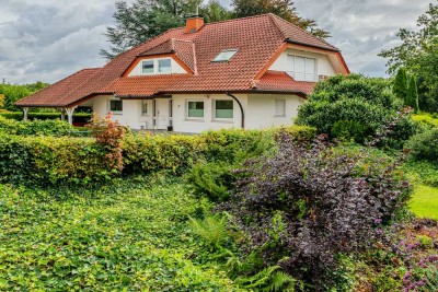 Einfamilienhaus mit Einliegerwohnung in gefragter Lage