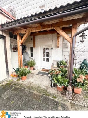 Denkmalschutz - Ruhige Erdgeschosswohnung mit separatem Eingang