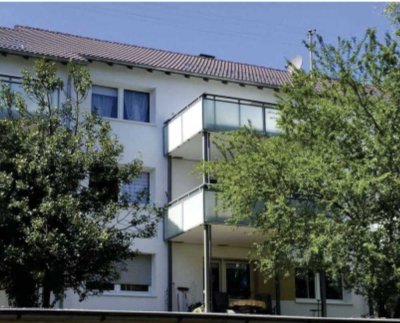 Lichtdurchflutetes Schmuckkästchen mit Weitblick – 2-Zimmer-Wohnung mit großem Balkon in ruhiger Lag