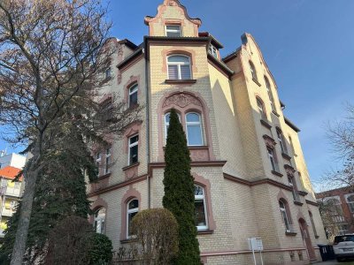 STILVOLLE EIGENTUMSWOHNUNG AM STADTPARK IN GRÜNDERZEITHAUS