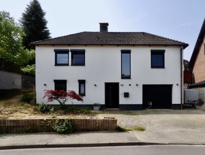 Stilvoll modernisiertes Einfamilienhaus mit Ausbaupotenzial in Burscheid-Hilgen