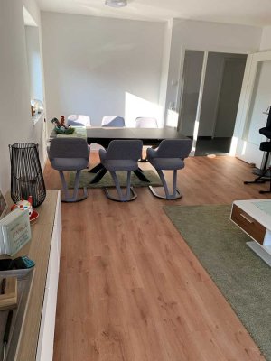 Stilvolle 4-Raum-Wohnung mit gehobener Innenausstattung mit Balkon in Bockenheim an der Weinstraße
