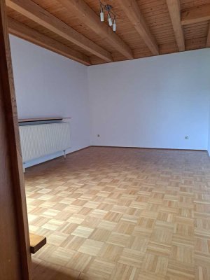 Vermiete Einliegerwohnung im Ortsteil Steinsberg
