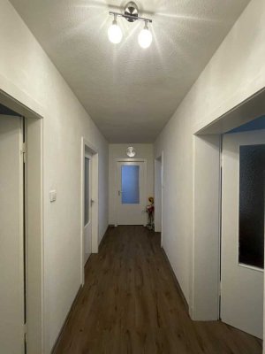 Schöne 4-Zimmer-Wohnung mit Balkon in Hannover-Bothfeld