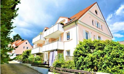 Stilvolle, gepflegte 2-Raum-Terrassenwohnung mit Balkon und EBK in Burgau