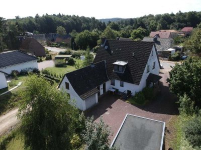 Zweifamilienhaus + Baugrundstück in bester Lage Eutin-Fissau