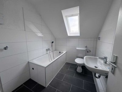 wir haben saniert für Sie // tolle helle 3 Zimmer Wohnung zum Wohlfühlen im DG