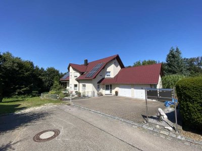Freundliche 4-Zimmer-Wohnung mit gehobener Innenausstattung mit EBK in Rehling