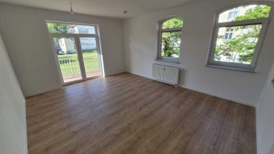 + + + Exklusive 2,5-Zimmer-Maisonettewohnung mit zwei Balkonen und EBK in zentraler Lage + + +