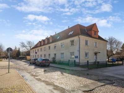 Solides Mehrfamilienhaus mit 16 Einheiten in Staßfurt