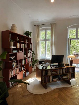 Charakterstarke Altbauwohnung im beliebten Samariterkiez.