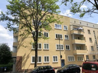 ERSTBEZUG NACH RENOVIERUNG # 2 ZIMMER-WOHNUNG # MIT BALKON # AM HANSEPLATZ!