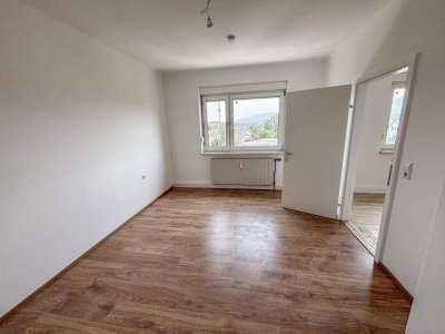 Teilsanierte, preiswerte Wohnung