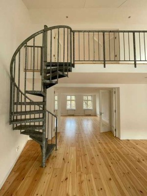 Großzügige 5-Zimmer Maisonette-Atelier in Berlin-Mitte (Mitte)