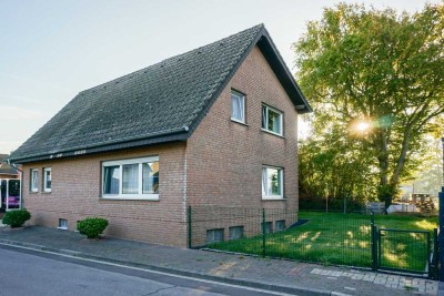 Freistehendes EFH mit Garage, Garten & Kamin in Grenznähe & ruhiger Feldrandlage