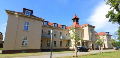 * Fußbodenheizung * Balkon * Außenstellplatz * ruhige und grüne Wohnanlage *