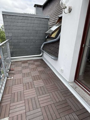 Dachgeschoss: 3-Raum-Wohnung in ruhiger Lage zu vermieten