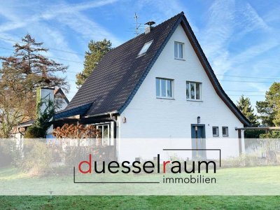 Krefeld: Idyllisches Einfamilienhaus mit einer charmanten Aufteilung, Garten und einer neuen Heizung