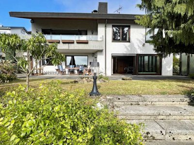 Repräsentative Villa mit Einliegerwohnung in besonderer Aussichtslage