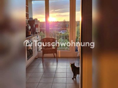 Tauschwohnung: Schöne, große Wohnung mit zwei Balkonen