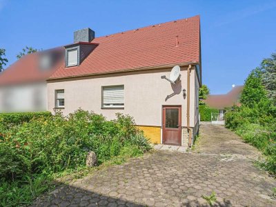 Schön und ruhig gelegene Doppelhaushälfte mit großem Garten in Merseburg-Beuna