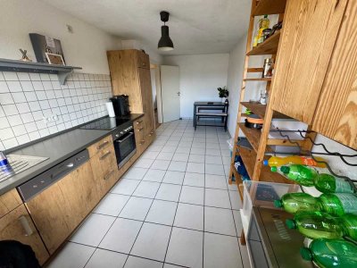 Helle 2-Zimmer Wohnung mit Küche und Tageslichtbad im 4. OG in Mannheim-Lindenhof