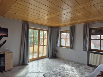 Tolle 3 1/2 Zimmer-Dachgeschoss-Wohnung mit Loggia