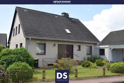 Verwirklichen Sie Ihren Wohntraum.
Solides Einfamilienhaus mit sehr viel Platz in ruhiger Lage