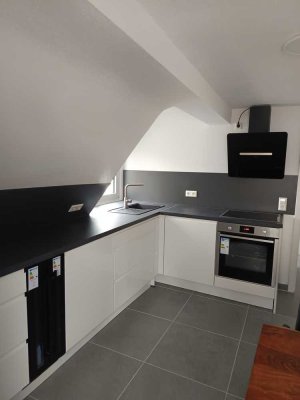 Schicke 3,5 -Zimmer-Wohnung mit EBK im 2. OG in Stuttgart-Plieningen