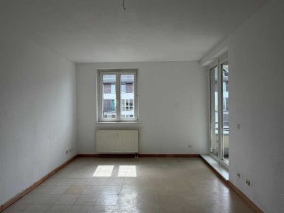 Gemütliche Wohnung für 2 mit Einbauküche und Balkon!