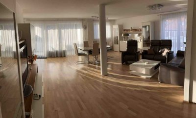 Einziehen und sich wohl fühlen, 4,5 Zi. Wohnung + Balkon,  mitten in Singen