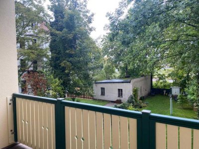 Erstbezug nach Sanierung, 1.OG, Parkett, Balkon zum grünen Innenhof