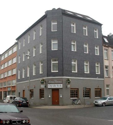 Helle, geräumige 4-5-Zimmer Wohnung in Wanheimerort Süd