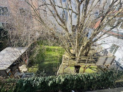 GEPFLEGETE WOHNUNG MIT BALKON IN TRAUMHAFTER INNENHOFLAGE