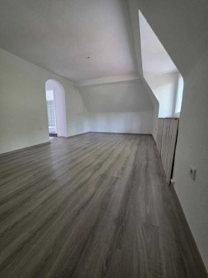Geschmackvolle 2,5-Zimmer-DG-Wohnung mit gehobener Innenausstattung in Herne