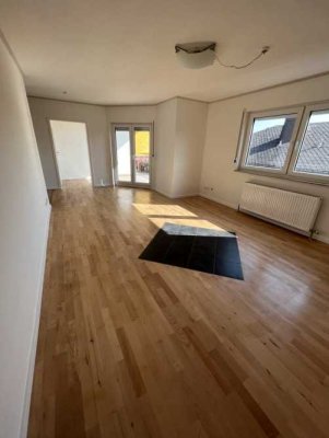 Helle 2-Zimmer Wohnung mit Balkon in Neu-Anspach