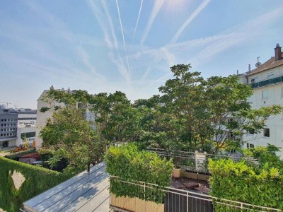 ++ NEU ++ Altbau-Charme mit Terrasse – Traumhafte 3-Zimmer-Wohnung mit 10 m² Terrasse &amp; Blick! Nur 1 Minute zum Augarten!