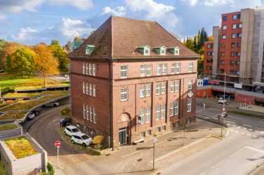 Große 7 Zimmer Wohnung im 2. OG mit Balkon in Kiel Wellingdorf