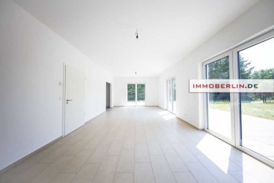 IMMOBERLIN.DE - Ersteinzug! Neues komfortables Haus mit Südgarten nahe Strausberger See