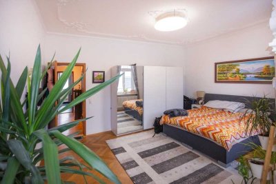 Stilvolle 4-Zimmer-Altbauwohnung mit modernem Wohnkomfort in zentraler Stadtlage