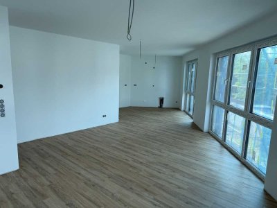 Erstbezug in Neubau: 3-Raum-Wohnung mit gehobener Innenausstattung, Balkon und EBK