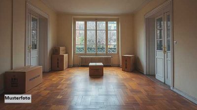 Doppelhaushälfte nebst Terrasse und Garage