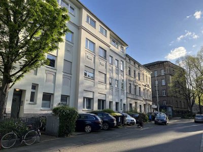 Modernisierte 1-Zimmer-Wohnung mit neuer Einbauküche in der Bonner Südstadt