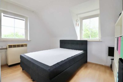 Möblierte 2-Zimmer Dachgeschosswohnung in zentraler Lage in Stuttgart-Feuerbach