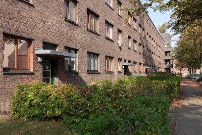 ++ Erstbezug nach Modernisierung + 2 Zimmer + Wohnküche mit Einbauküche + helles Wannenbad mit