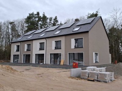 Erstbezug, Neubau 145 qm Reihenmittelhaus KFW 40