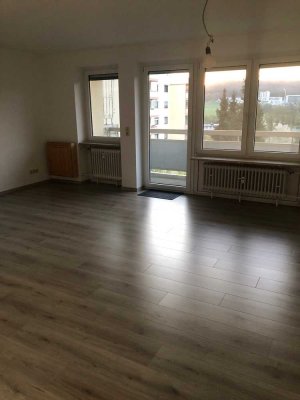 Neu renovierte Erstbezug-Wohnung mit Balkon und EBK: Gemütliches 3-Zimmer-Wohnung in Lichtenfels