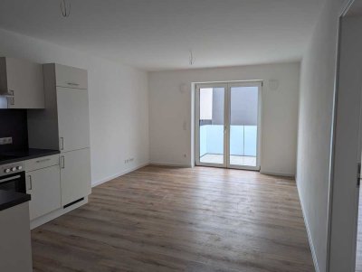 2-Zimmer Wohnung mit EBK, großem Balkon und Aufzug!